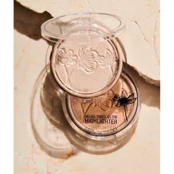 New Catrice More Than Glow Beyond Golden Glow Highlighter
