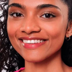 New Essence Hydra Kiss 01 Blushing Nude Lip Tint