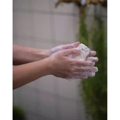 Foamie Hibiskiss Shampoo Bar