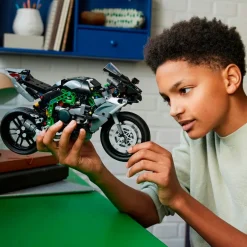 LEGO Technic 42170 Kawasaki Ninja H2R