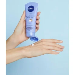 Outlet Nivea Smooth Hands & Nail Care Handcrème