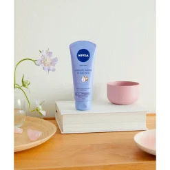 Outlet Nivea Smooth Hands & Nail Care Handcrème